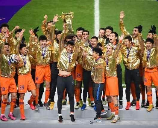 体育赛事-泰山连签强援成夺冠热门？中后场太强 LEO却成变数